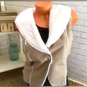 Olive & Oak Faux Fur /Leather Raw Seams Vest Womens M NEW With Tags!